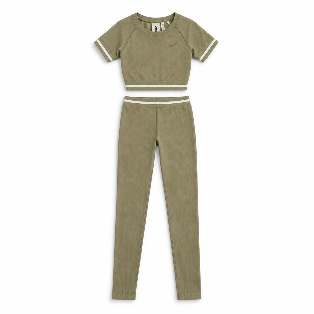 Completo Guess crop top e leggings con righe bianche