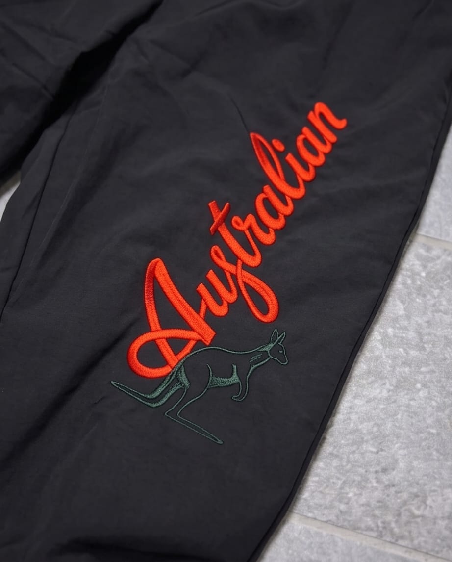 AUSTRALIAN Tuta – Visioni Liquide in Libertà