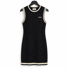 Abito Guess in maglia nero smanicato con bordi a contrasto e logo ricamato