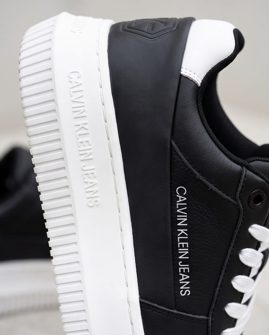 Calvin Klein Sneaker Nera Chunky dettaglio