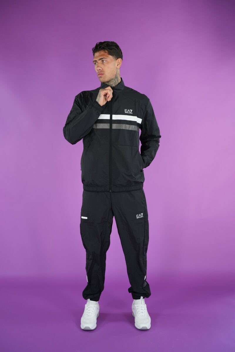 Armani Tuta