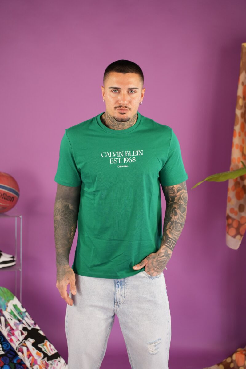 Calvin Klein T Shirt